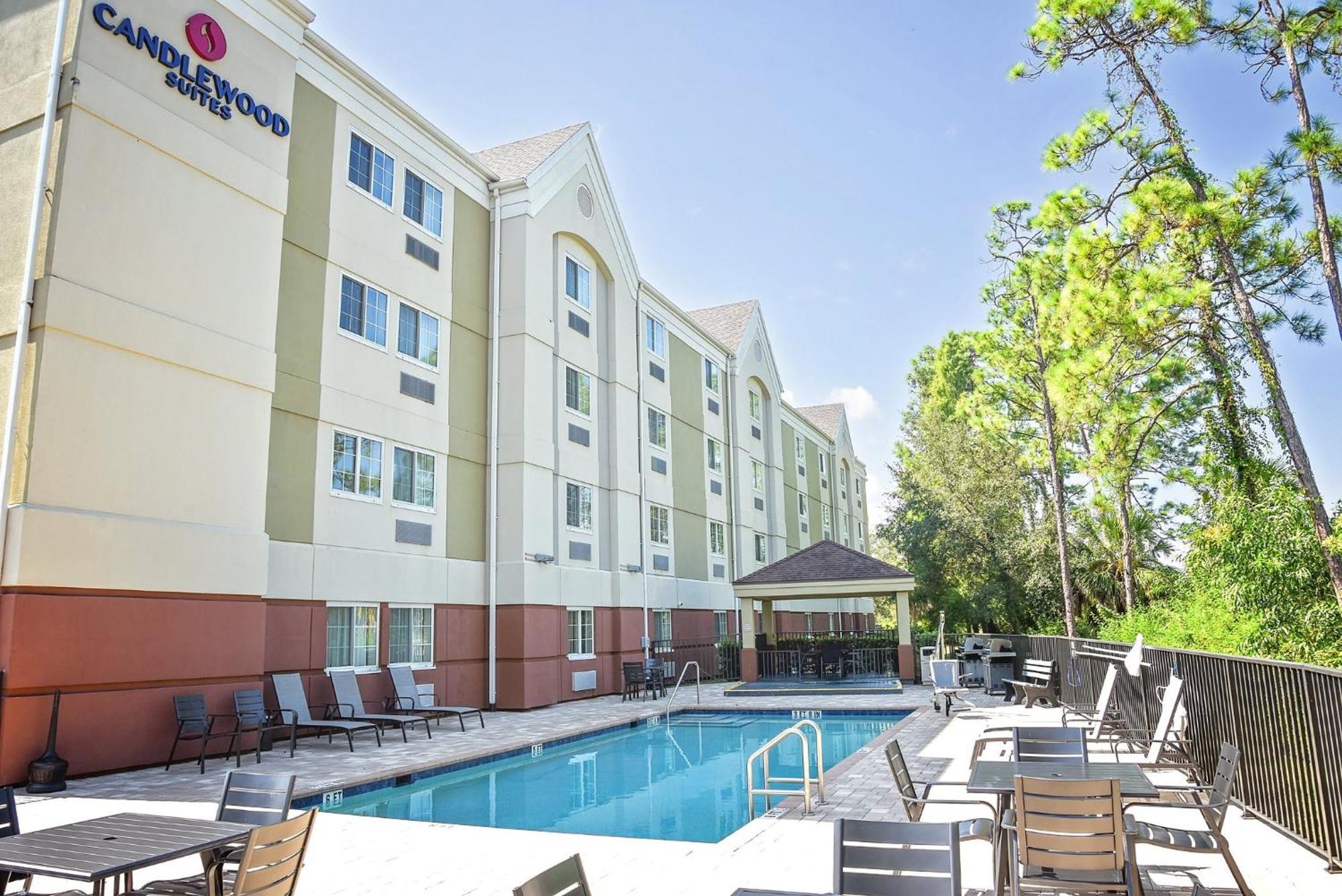 Candlewood Suites Fort Myers Interstate 75 By Ihg Exterior photo