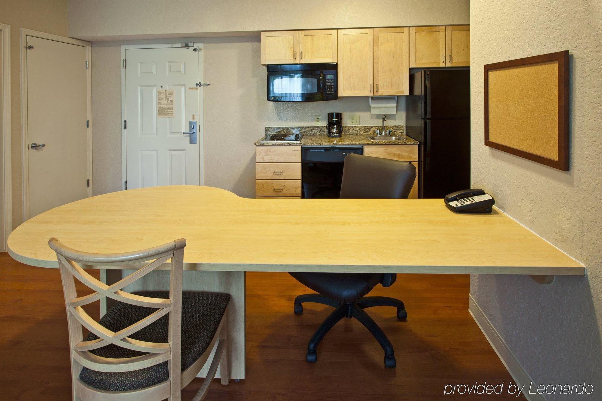 Candlewood Suites Fort Myers Interstate 75 By Ihg Room photo